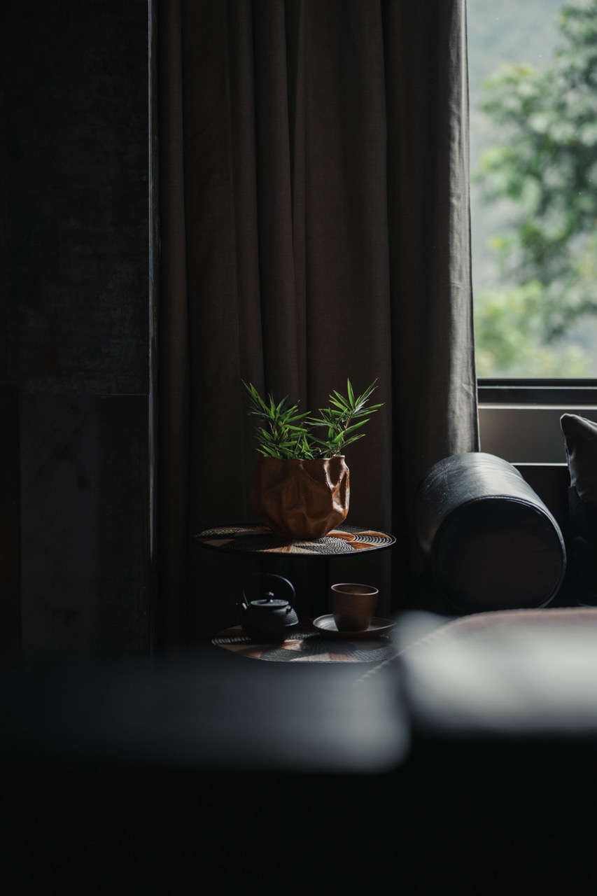 Contemporary workspace design with ergonomic furniture and natural material accents